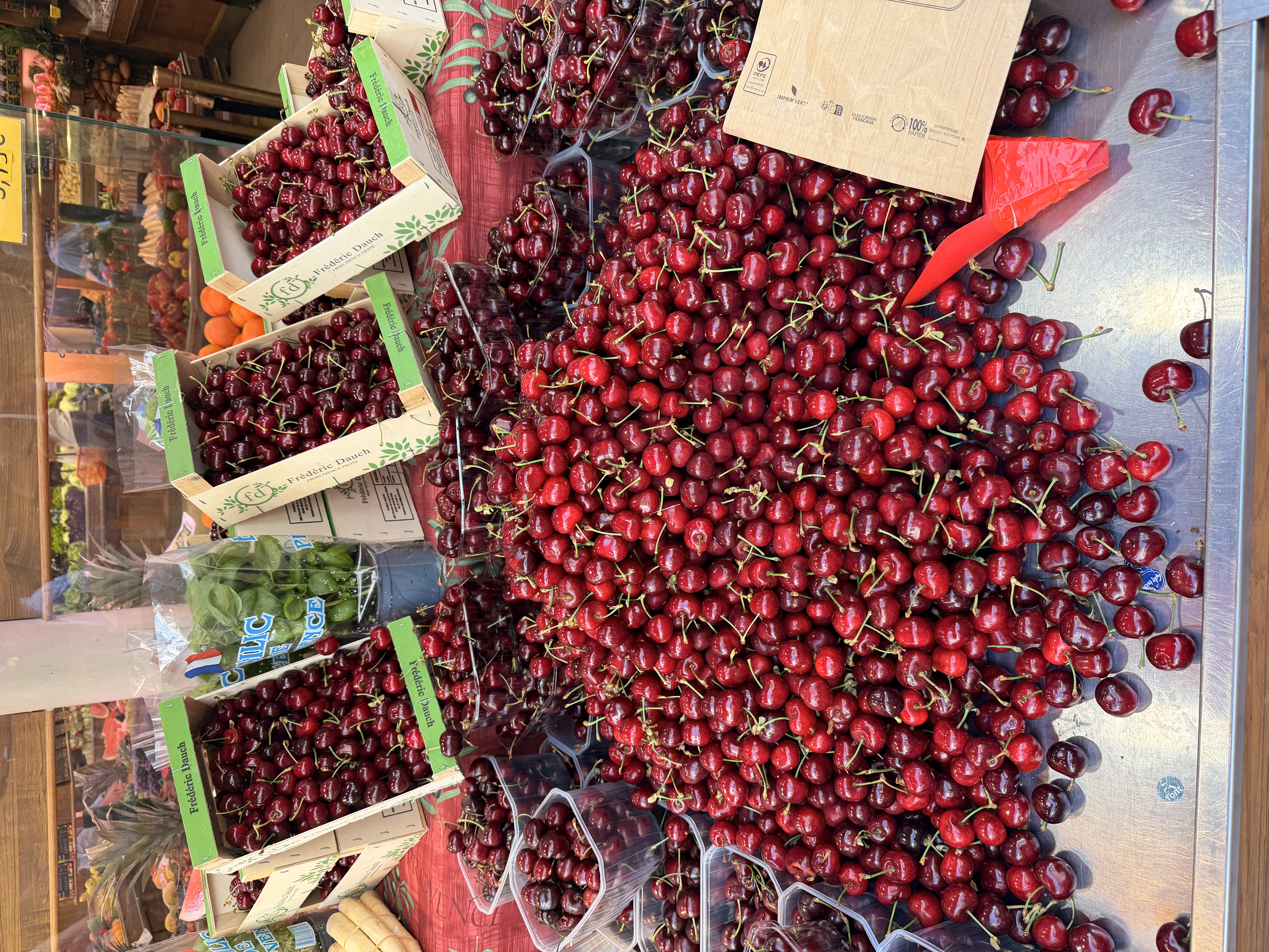 Life is short, eat the cherries 🍒